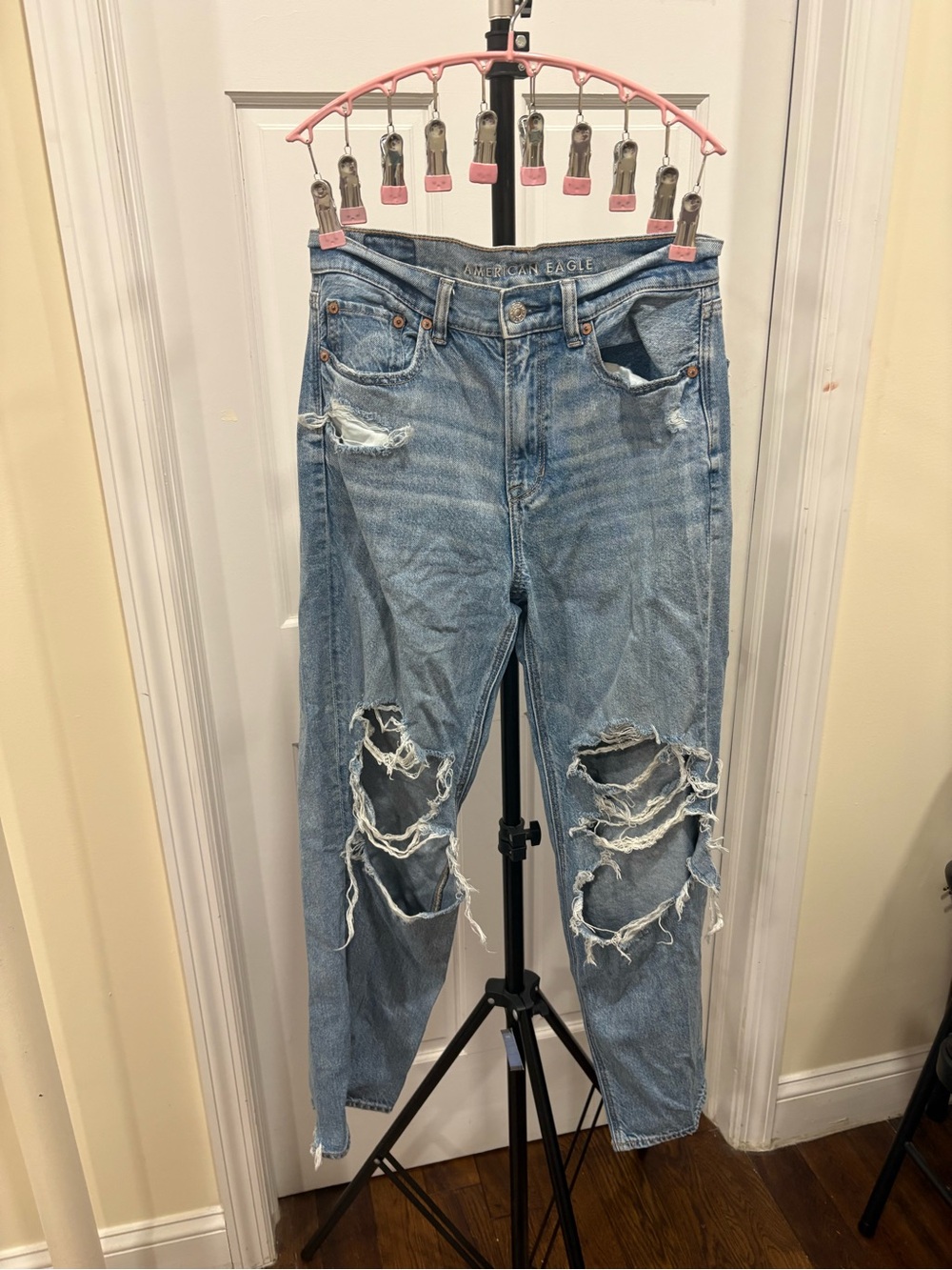 American Eagle Mid Wash Distressed Super High Rise Baggy Straight Jeans